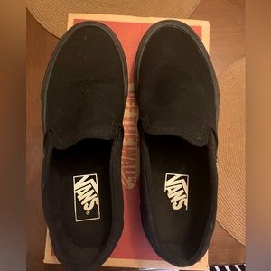 Nib Vans (Slip on) Size 8 women/ 6 men. All black